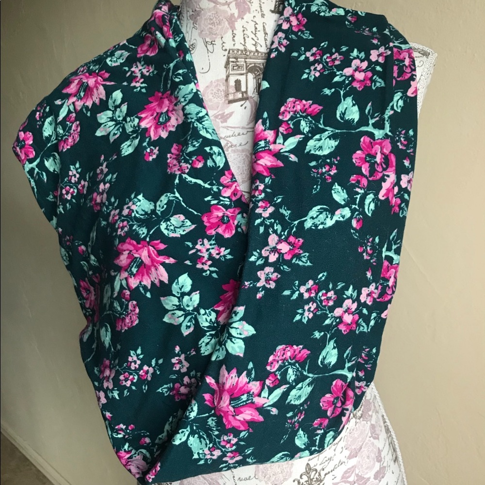 LuLaRoe Floral Leggings New Condition